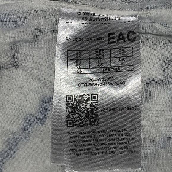 Guess NWT Macadamia Wild Top Sz XS 3/4 Sleeve Blue White - Picture 12 of 15